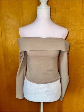 Abercrombie & Fitch Off-Shoulder Crop Top in Taupe